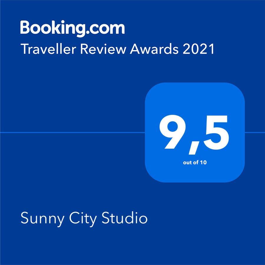 Sunny City Studio Apartment Kalamata Bagian luar foto